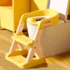 Toilette mit Treppenabgang gelb
