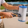 Poolfilter-Reinigungsbürste