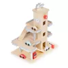 Holzparkplatz mit Aufzug für Autos